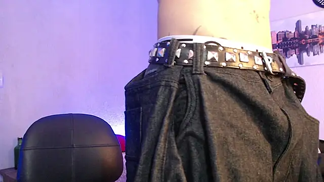 Snapshot of Andy_bapho chatting on 02/21/25, 03:21 Andy bapho online show from 02/21/25, 03:21