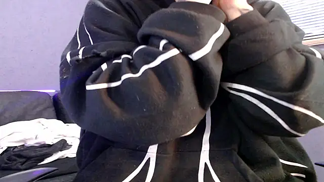 Snapshot of Andy_bapho chatting on 09/14/25, 02:05 Andy bapho online show from 09/14/25, 02:05