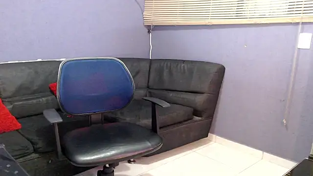 Snapshot of Andy_bapho chatting on 09/25/25, 02:10 Andy bapho online show from 09/25/25, 02:10