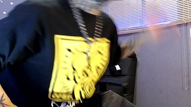 Snapshot of Andy_bapho chatting on 10/08/25, 02:36 Andy bapho online show from 10/08/25, 02:36