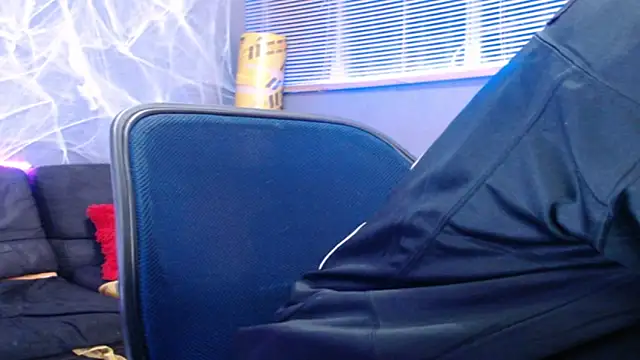 Snapshot of Andy_bapho chatting on 10/28/25, 10:23 Andy bapho online show from 10/28/25, 10:23