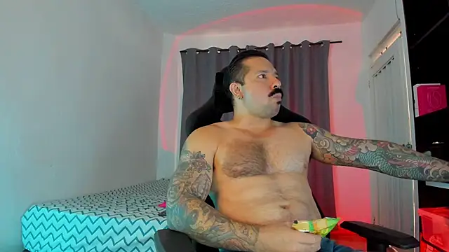 FreeLoveCouple online show from 12/02/25, 03:18