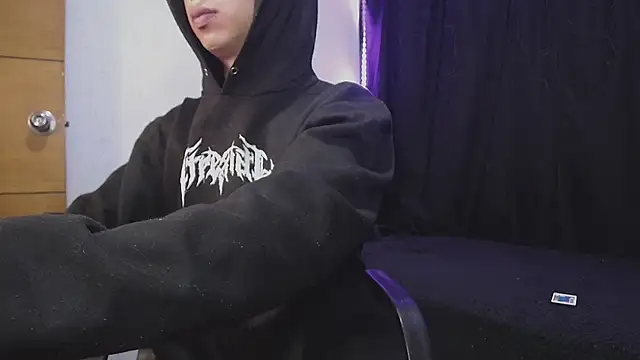 sexybat twink online show from 03/15/25, 04:35