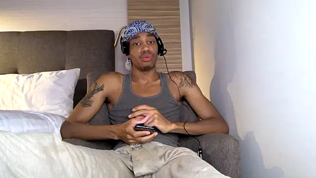 Snapshot of Skinnyblackman chatting on 04/27/26, 11:58 Skinnyblackman online show from 04/27/26, 11:58