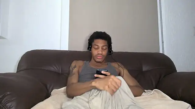 Snapshot of Skinnyblackman chatting on 07/25/26, 03:15 Skinnyblackman online show from 07/25/26, 03:15