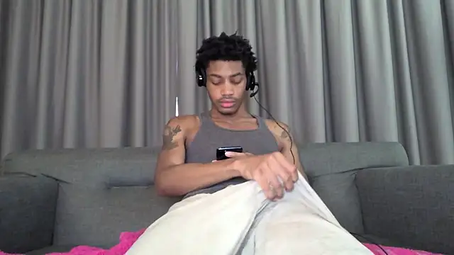 Snapshot of Skinnyblackman chatting on 07/31/26, 11:37 Skinnyblackman online show from 07/31/26, 11:37