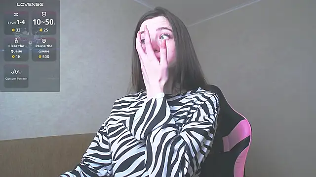 Snapshot of Luxuryalma chatting on 04/23/26, 01:02 Luxuryalma online show from 04/23/26, 01:02