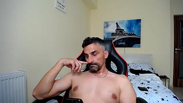 Snapshot of amydamarw chatting on 05/15/26, 02:35 amydamarw online show from 05/15/26, 02:35
