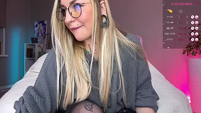 Tanya Acid online show from 12/18/25, 06:25