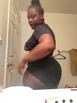 Snapshot of Prettynthick12 chatting on 03/14/26, 12:39 Prettynthick12 online show from 03/14/26, 12:39