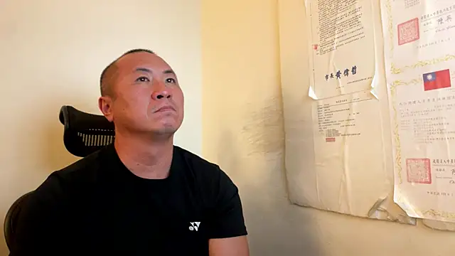 chih515 online show from 11/27/25, 07:32