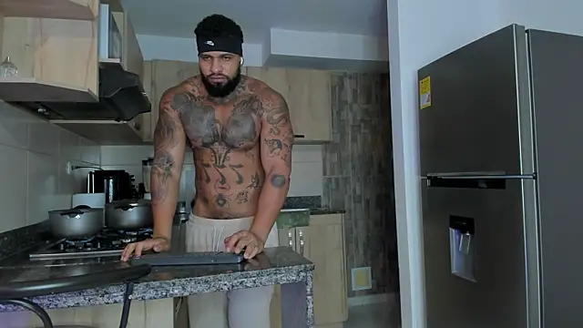 Snapshot of zaiin_diesel chatting on 03/06/25, 06:05 zaiin diesel online show from 03/06/25, 06:05