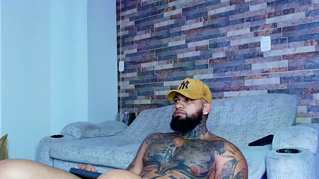 Snapshot of zaiin_diesel chatting on 09/20/25, 09:43 zaiin diesel online show from 09/20/25, 09:43