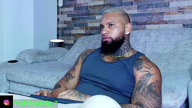 Snapshot of zaiin_diesel chatting on 10/17/25, 11:02 zaiin diesel online show from 10/17/25, 11:02