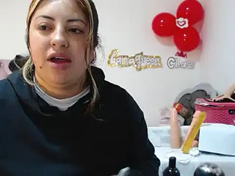 Snapshot of lanaqueen699 chatting on 02/14/25, 12:25 lanaqueen699 online show from 02/14/25, 12:25