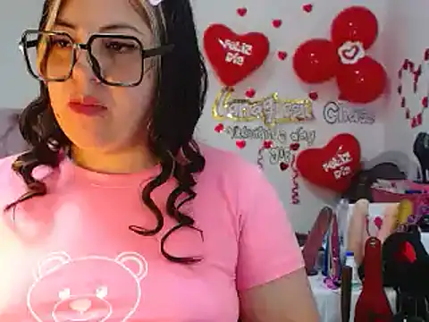Snapshot of lanaqueen699 chatting on 02/19/25, 03:38 lanaqueen699 online show from 02/19/25, 03:38
