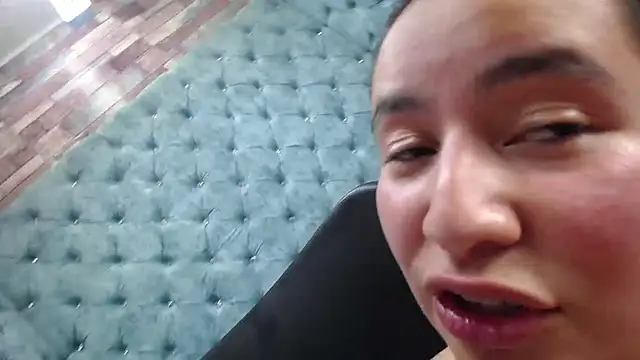 NaomyPrinces online show from 12/04/24, 08:07