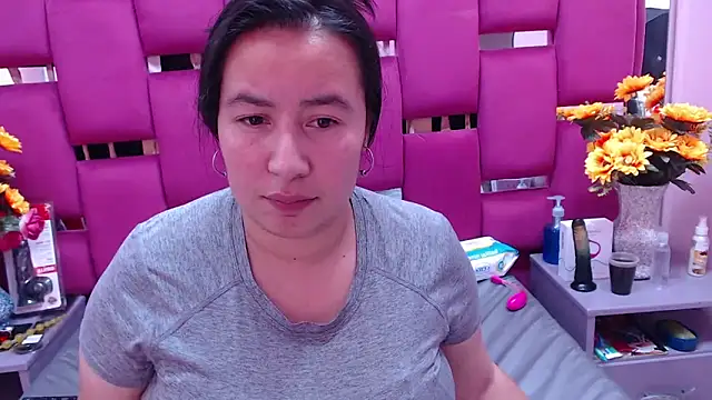 NaomyPrinces online show from 12/20/24, 07:28