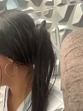 Larabrooks online show from 10/01/25, 06:14