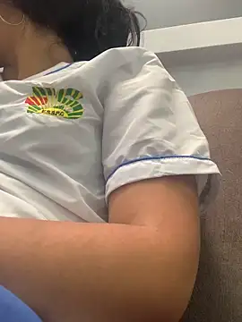 Larabrooks online show from 10/17/25, 06:21