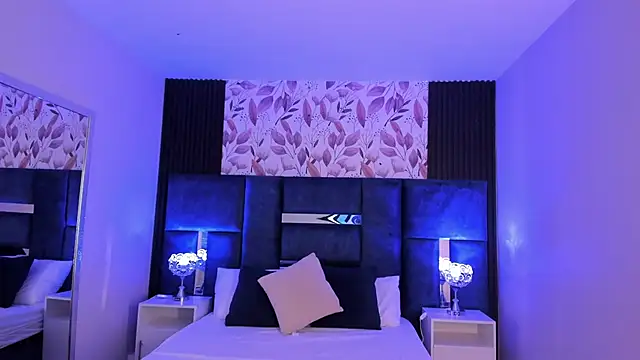 Larabrooks online show from 11/11/25, 07:58