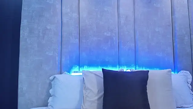 Larabrooks online show from 04/11/26, 07:18