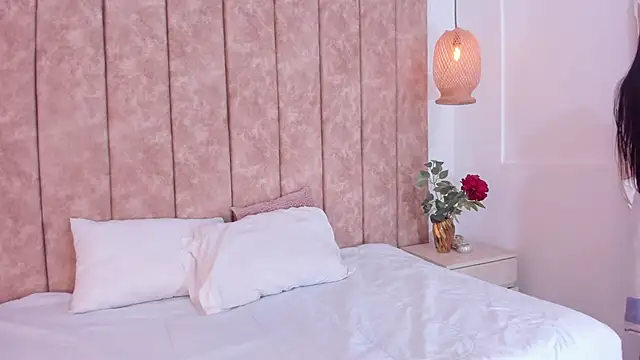 Katrina baurii online show from 10/29/25, 01:02