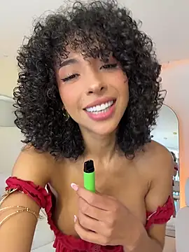 Snapshot of OSHUN_ chatting on 05/17/26, 06:15 OSHUN online show from 05/17/26, 06:15