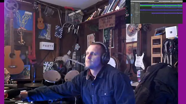 Snapshot of itsjameswebbscope chatting on 10/30/25, 02:51 itsjameswebbscope online show from 10/30/25, 02:51