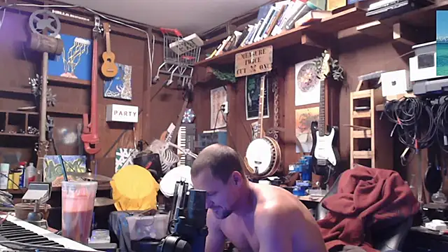 Snapshot of itsjameswebbscope chatting on 11/16/25, 08:25 itsjameswebbscope online show from 11/16/25, 08:25