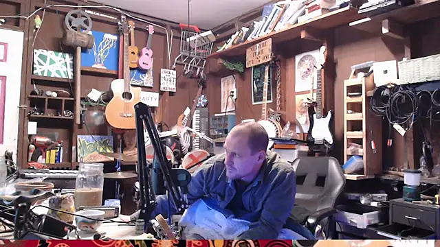 Snapshot of itsjameswebbscope chatting on 12/16/25, 11:54 itsjameswebbscope online show from 12/16/25, 11:54