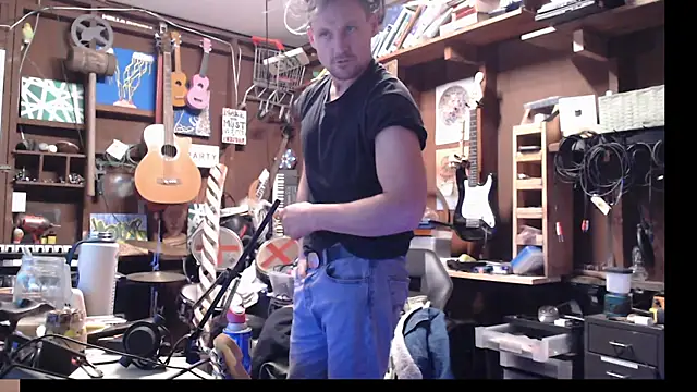 Snapshot of itsjameswebbscope chatting on 12/18/25, 12:06 itsjameswebbscope online show from 12/18/25, 12:06