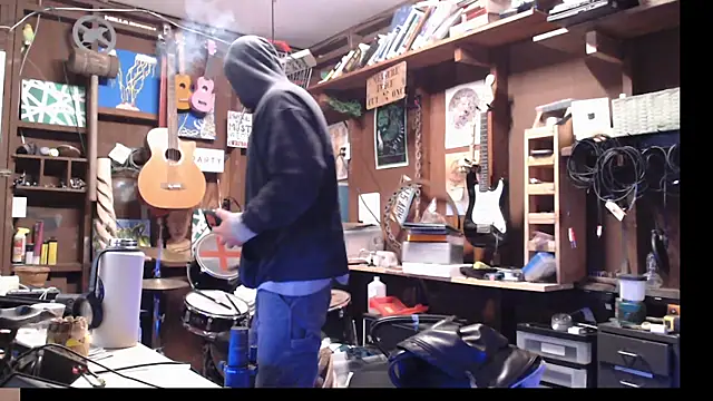 Snapshot of itsjameswebbscope chatting on 12/21/25, 02:30 itsjameswebbscope online show from 12/21/25, 02:30