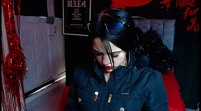 Violettasquirt online show from 03/21/25, 04:29