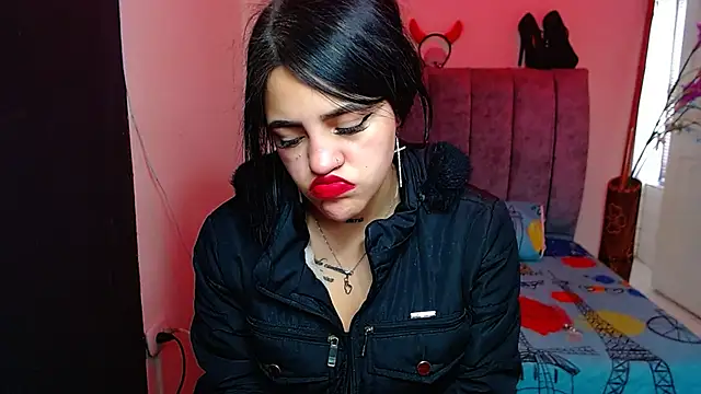 Violettasquirt online show from 10/15/25, 01:44