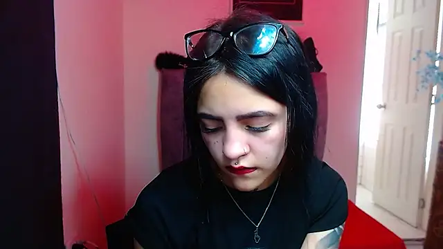 Violettasquirt online show from 10/23/25, 03:33