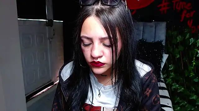 Violettasquirt online show from 04/14/26, 01:28