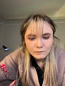 CiriRianonn online show from 11/08/25, 04:12