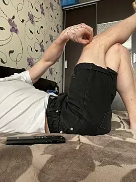 red red00 online show from 03/04/26, 09:37