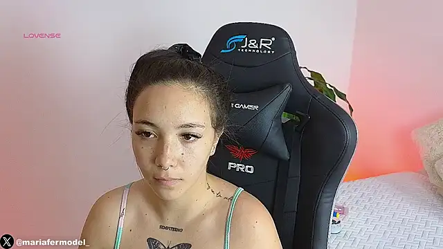 Snapshot of Mariafer05 chatting on 12/30/24, 05:02 Mariafer05 online show from 12/30/24, 05:02