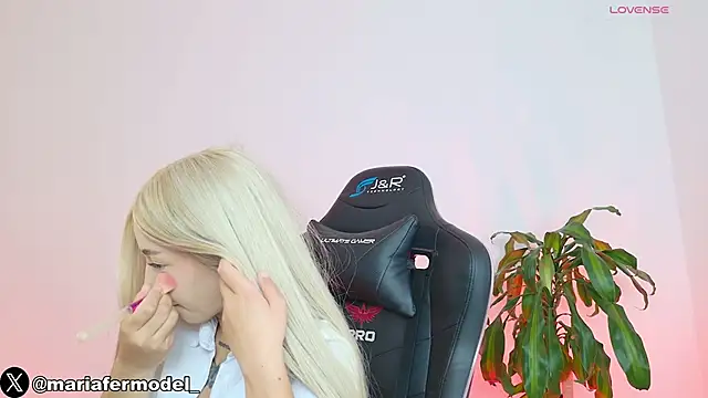 Mariafer05 online show from 02/15/26, 03:09