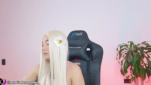 Mariafer05 online show from 04/13/26, 04:01