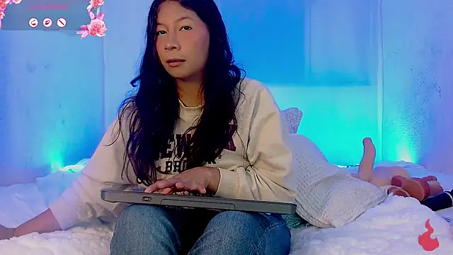 Snapshot of zoewilliams2 chatting on 02/10/26, 01:21 zoewilliams2 online show from 02/10/26, 01:21