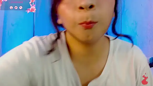 Snapshot of zoewilliams2 chatting on 02/18/26, 03:24 zoewilliams2 online show from 02/18/26, 03:24