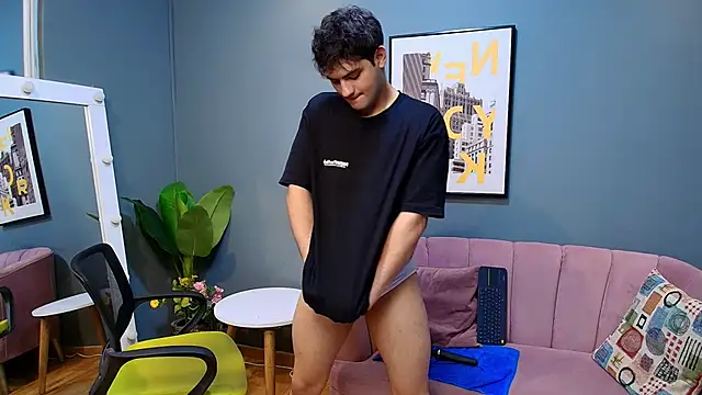 Snapshot of Mark_Evans1_ chatting on 12/14/24, 05:36 Mark Evans1 online show from 12/14/24, 05:36