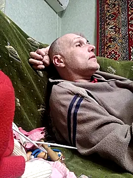 Pineapple04 online show from 04/19/26, 06:10