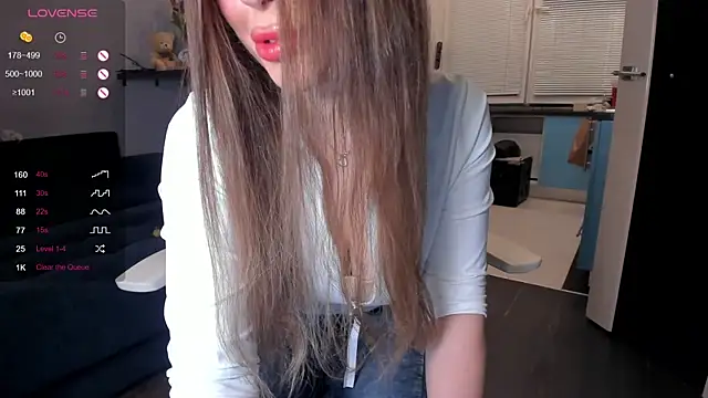 Snapshot of wwildfox chatting on 03/12/25, 07:49 wwildfox online show from 03/12/25, 07:49