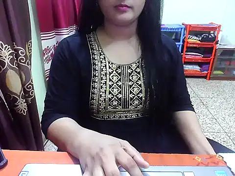 Snapshot of LovelyRose69 chatting on 11/01/25, 11:56 LovelyRose69 online show from 11/01/25, 11:56