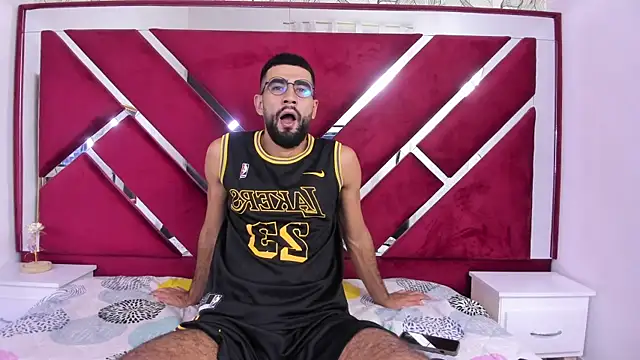 Snapshot of Ethan__Walker chatting on 02/04/25, 03:47 Ethan Walker online show from 02/04/25, 03:47