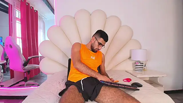 Snapshot of Ethan__Walker chatting on 02/24/25, 01:53 Ethan Walker online show from 02/24/25, 01:53